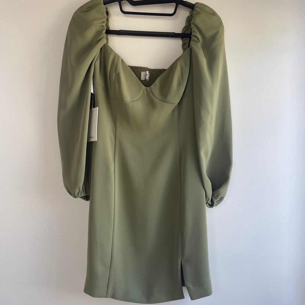 Aritzia ‘Novella’ dress in sage size 2, NWT!